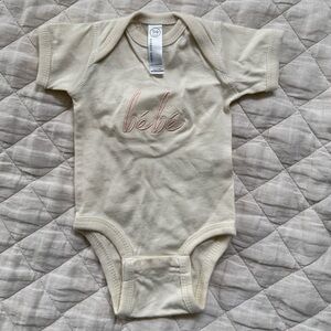 Bébé Embroidered Cream/Off-White Kids Onesie for Newborn, Never Worn, no tag